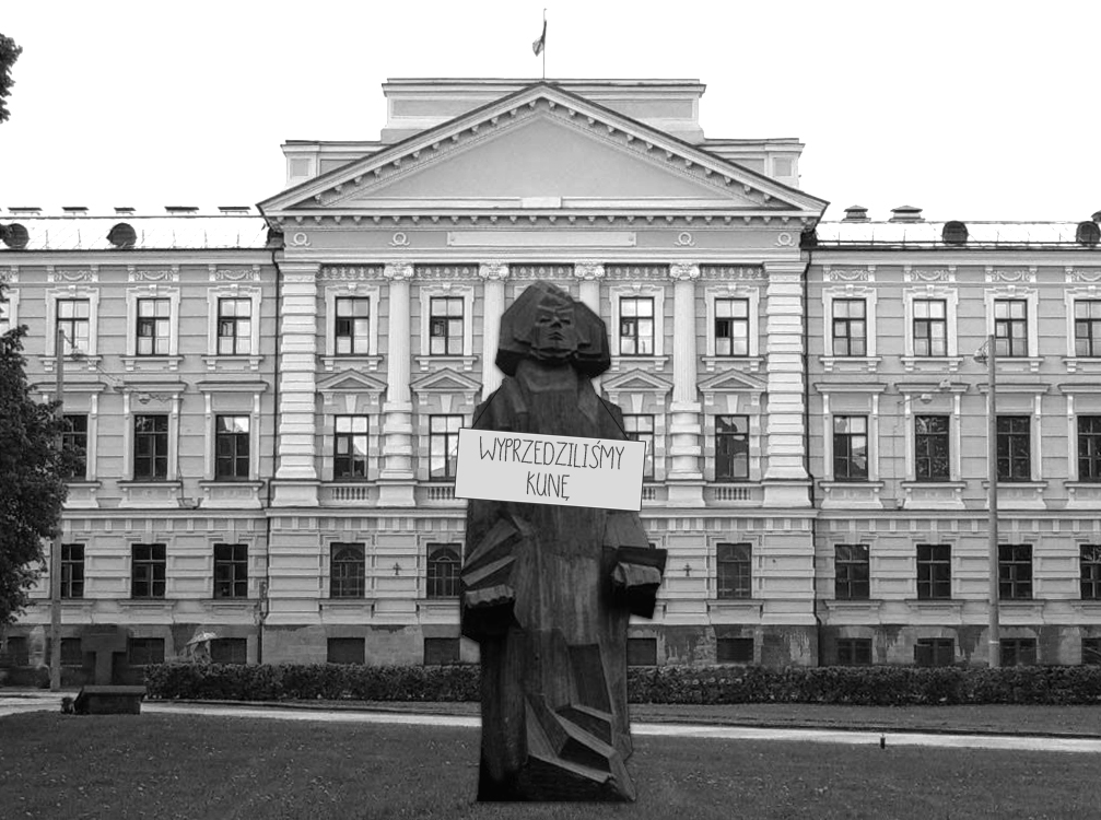 A. Mickevičiaus paminklo maketas priešais teismą
