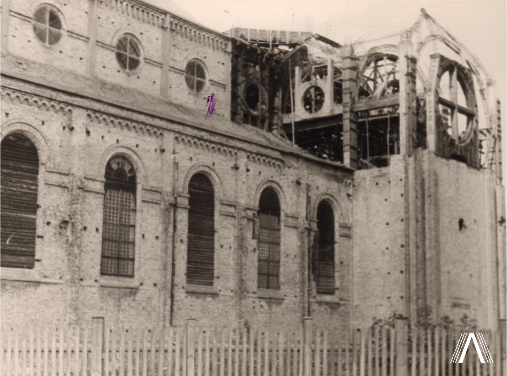 Švč. Jėzaus Širdies bažnyčia statybų metu, XX a. 5 deš.